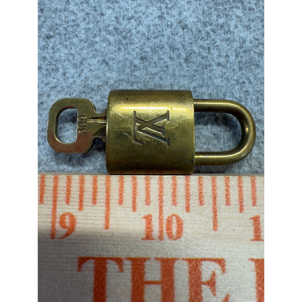 Authentic Louis Vuitton Brass Padlock Lock & Key #309 Made in France Bag Charm - Picture 3 of 4